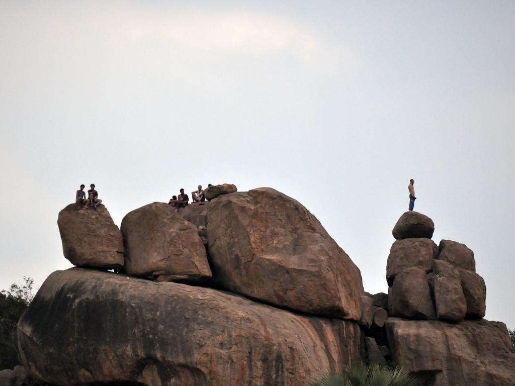 Uma Shankar Hampi Exterior foto