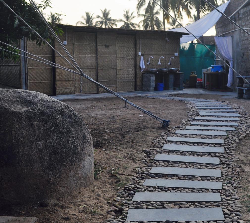 Uma Shankar Hampi Exterior foto
